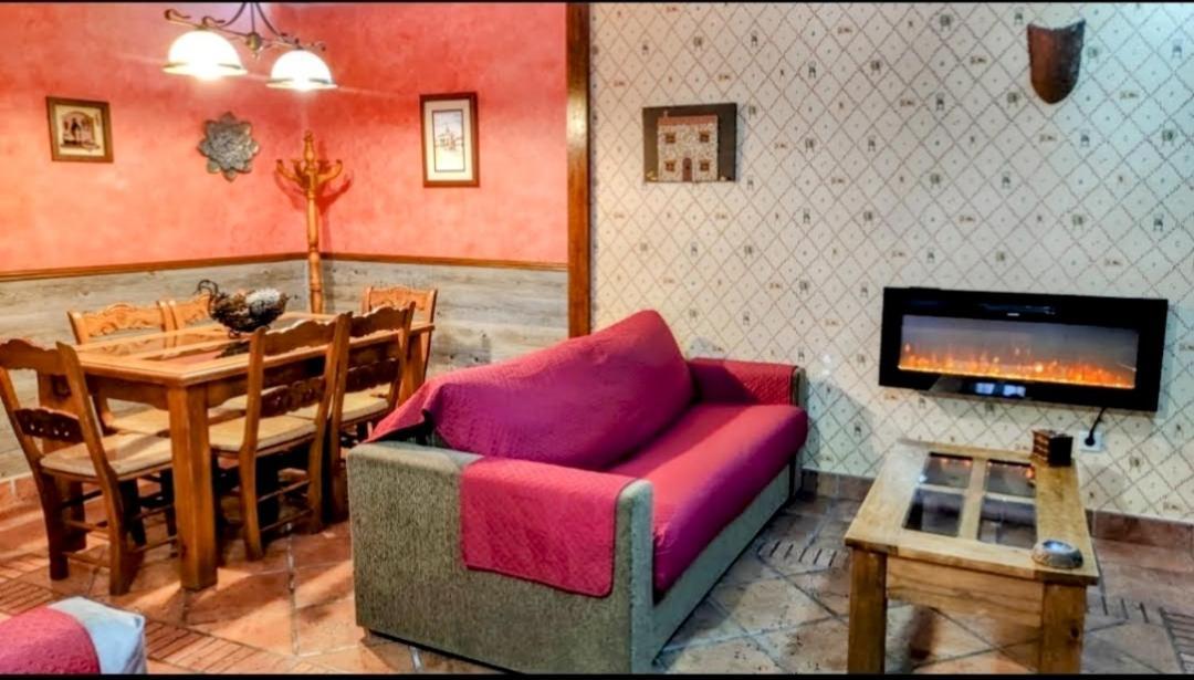 Ruralrut-El Tiemblo Wifi, Cabina De Hidromasaje, Aire Acondicionado Y A Pocos Metros De Zonas De Bano Naturales Екстер'єр фото